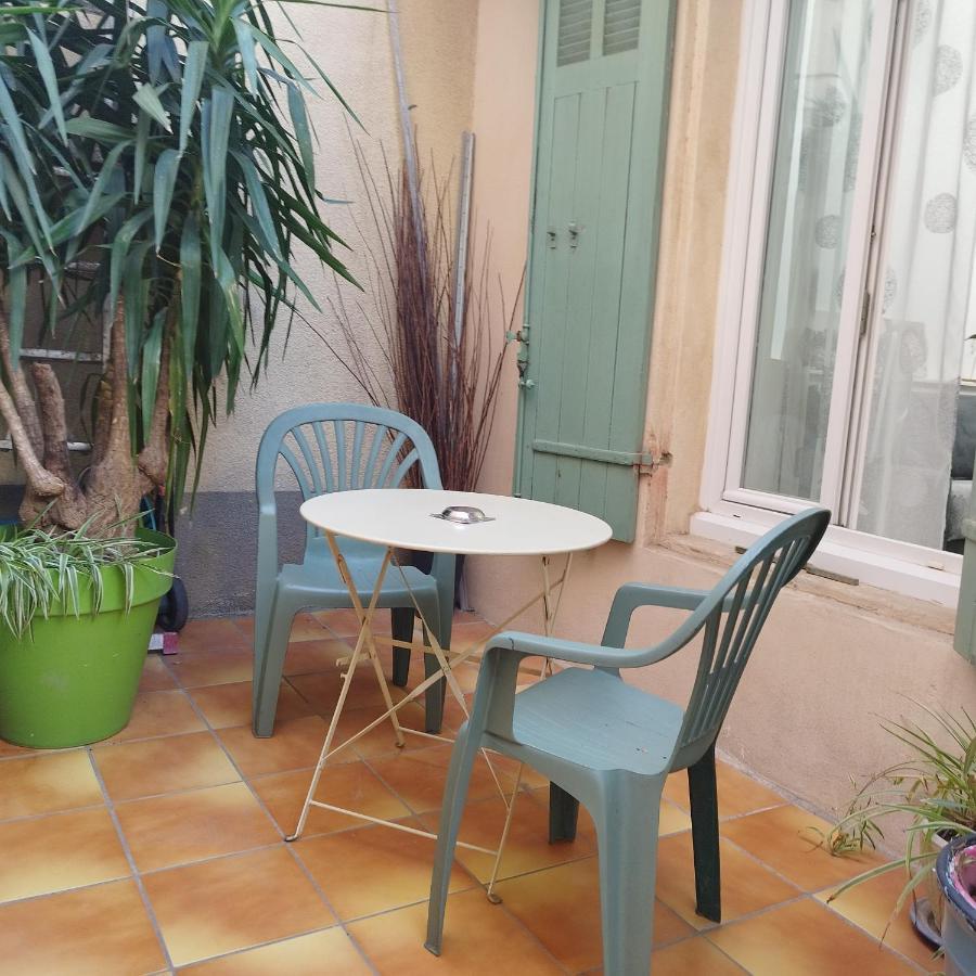 Duplex Denim Apartment Nimes Exterior photo